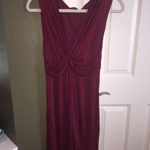 maroon sleeveless stretchy dress